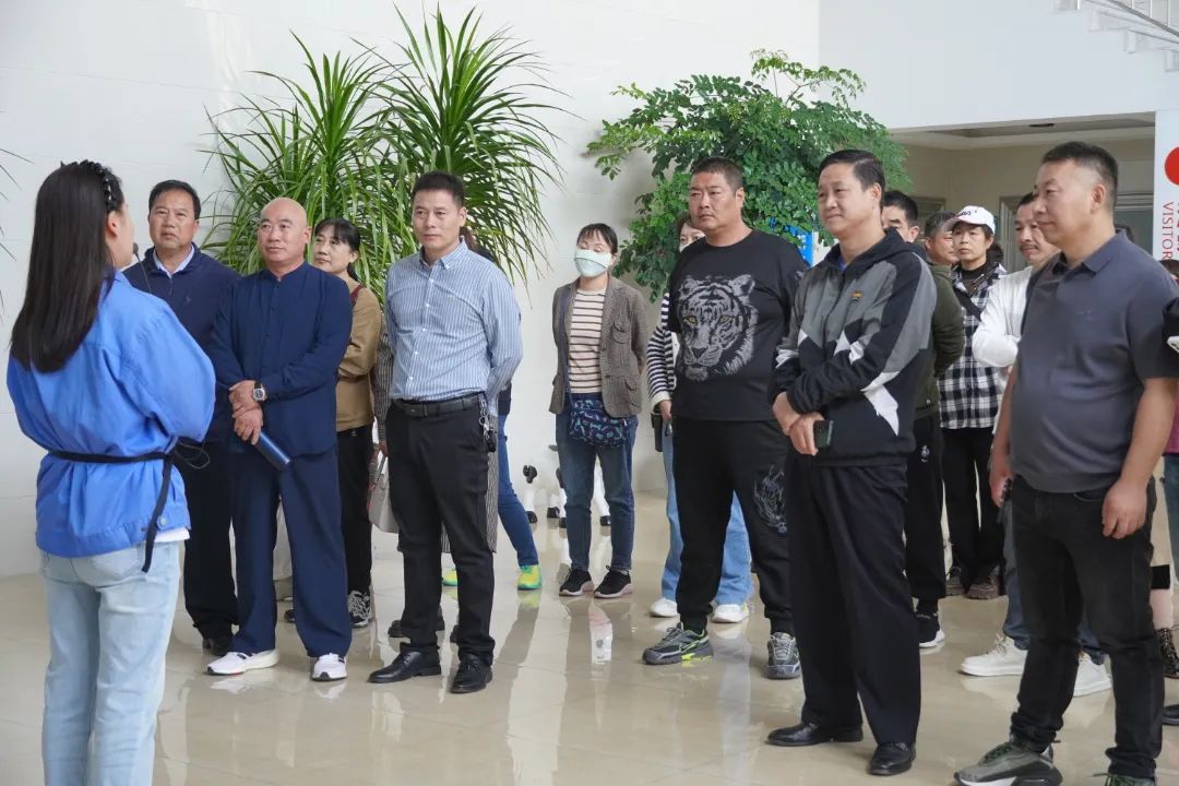 孟州消費者到公司參加“透明工廠(chǎng)游”活動(dòng)